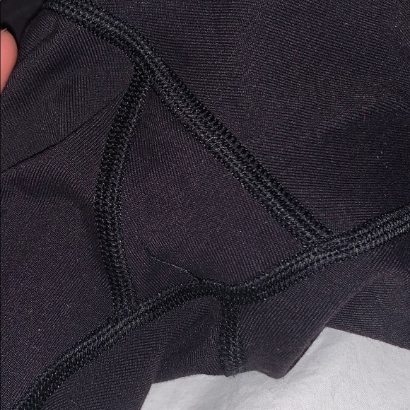 Black lululemon LOW RISE wunder under leggings - Picture 7 of 8